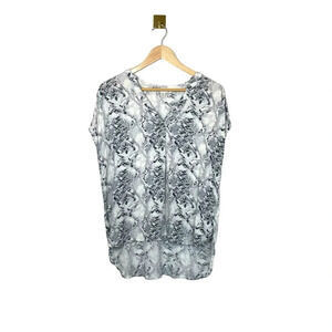 Seven7 Women’s Silky Snakeskin Print Tunic Blouse in White/Grey Size M